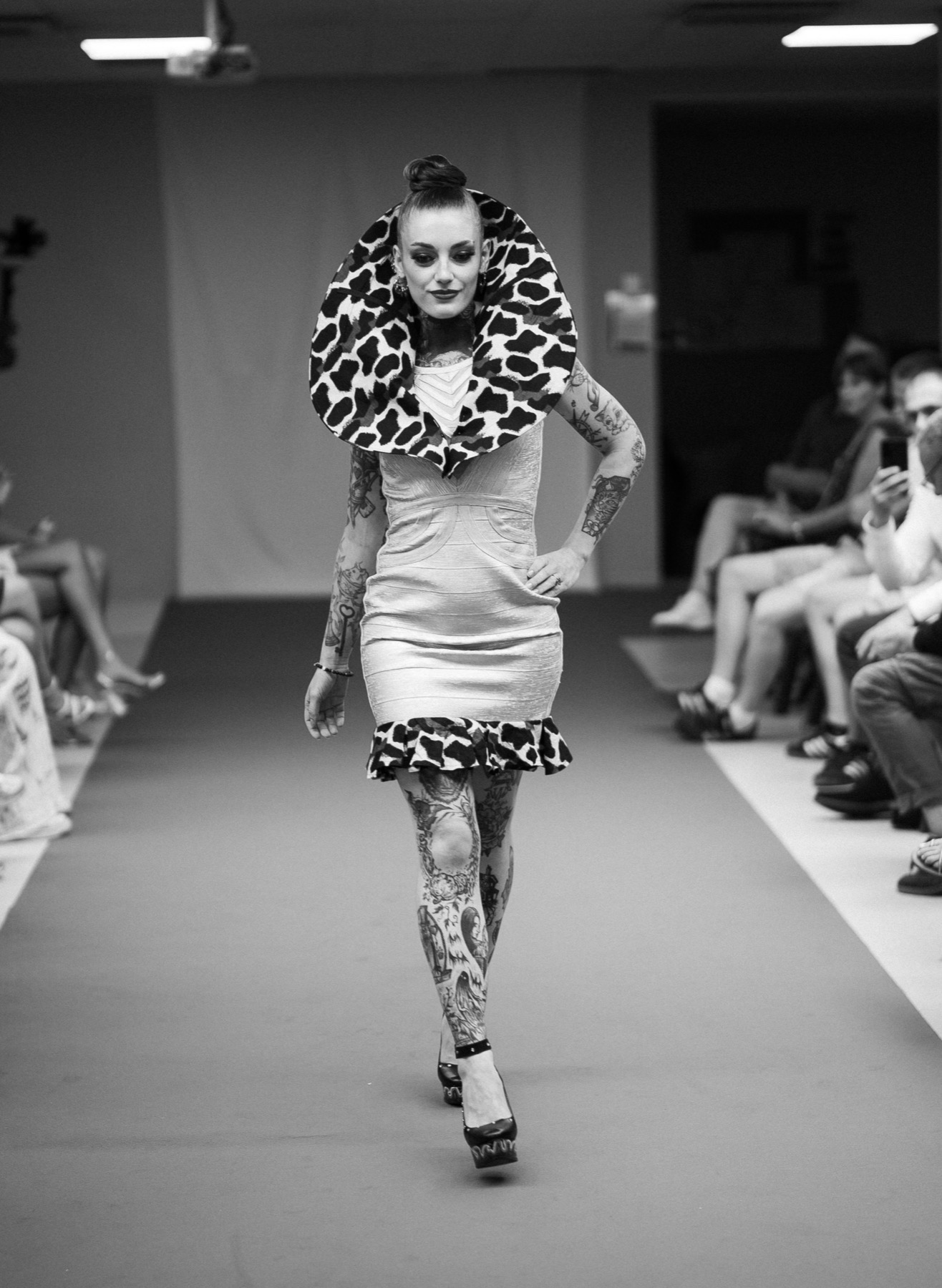 Mannequin sur le podium du Lyon Fashion Day